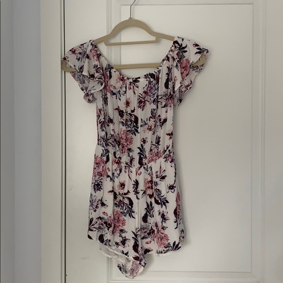 KENDALL AND KYLIE floral romper! - Picture 4 of 5